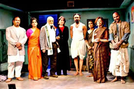 Vijay Tendulkar with the cast of Sahkaram Binder, NYC, 2004.